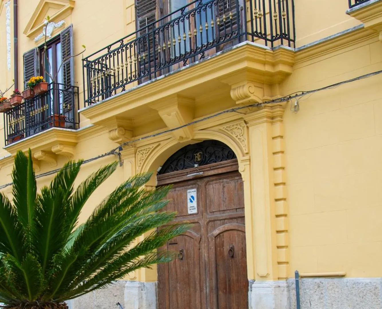 Ferrara Palace Apartments - Centro Storico Palermo Italy