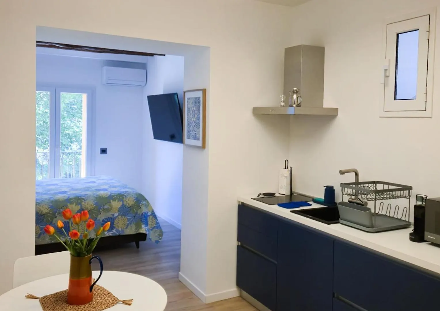 Ferrara Palace Apartments - Centro Storico Palermo 0*,  Italy