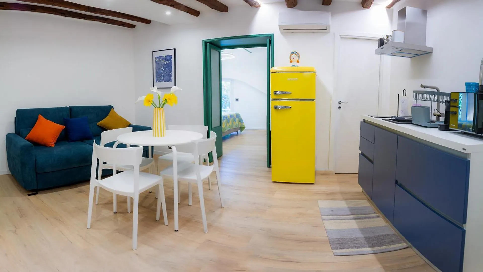 Ferrara Palace Apartments - Centro Storico Palermo contacts